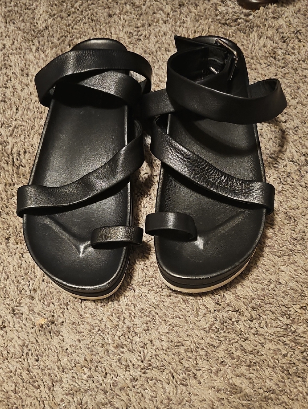 J/Slides Women's Black Strappy Toe-Loop Sandals